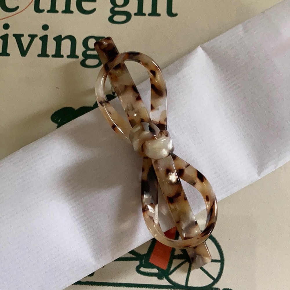 Bowl barrette hair clip